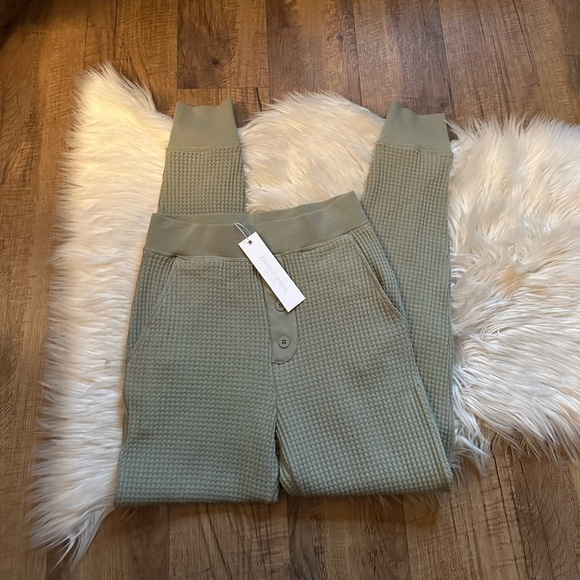 JONATHAN SIMKHAI Savannah Waffle Jogger - Picture 5 of 7